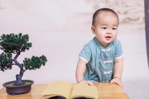 株洲宝宝爱吐奶是什么原因